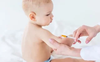 vacinas em bebê